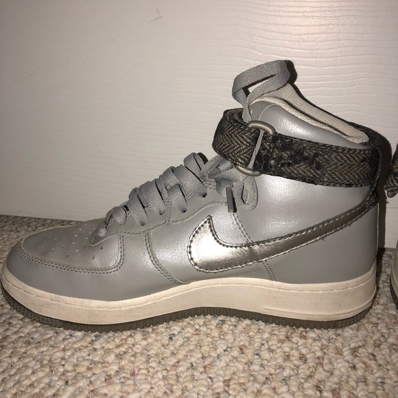 Nike Air Force 1 - Picture 4 of 8